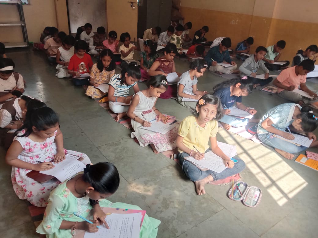 आबासाहेब चिरमुले विद्यामंदिर सातारा येथील विद्यार्थ्यांच्या मनात स्पर्धा परीक्षांची बीजे रुजवली